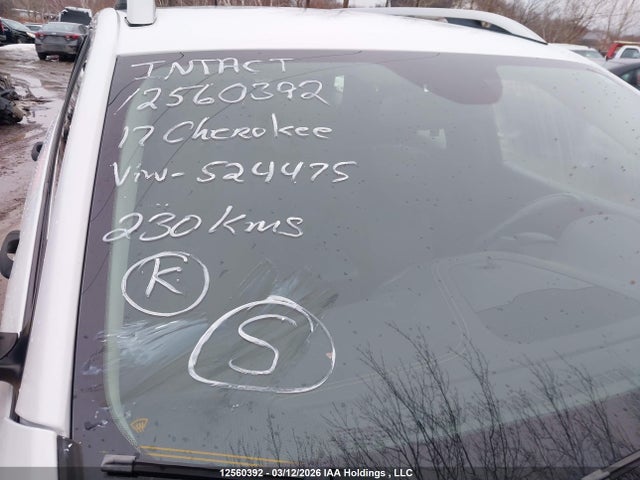 1C4PJMAB8HW524475 Jeep Cherokee Sport