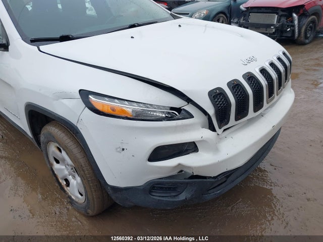 1C4PJMAB8HW524475 Jeep Cherokee Sport