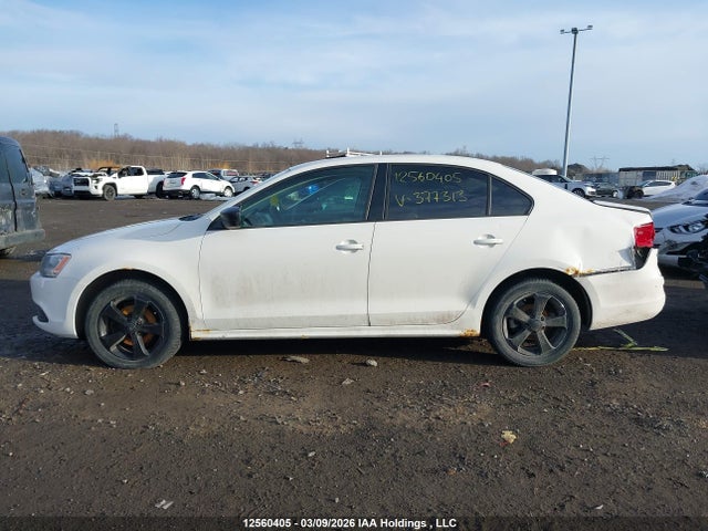 12560405 :رقم المزاد ، 3VW2K7AJ3DM377313 vin ، 2013 Volkswagen Jetta 2.0l Trendline/2.0l Trendline+ مزاد بيع