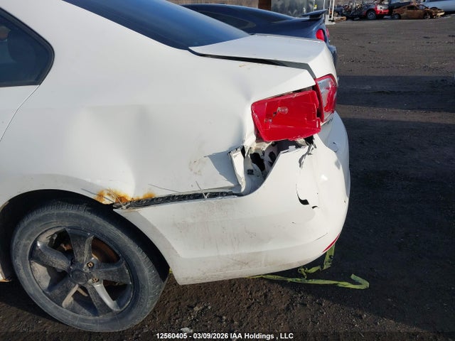 12560405 :رقم المزاد ، 3VW2K7AJ3DM377313 vin ، 2013 Volkswagen Jetta 2.0l Trendline/2.0l Trendline+ مزاد بيع