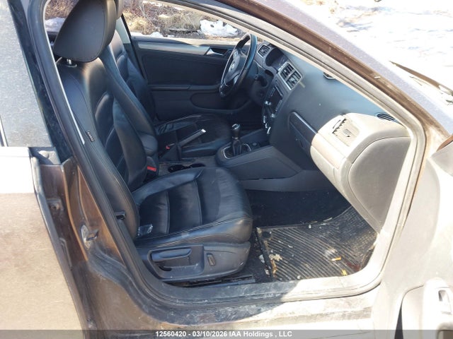 3VWG07AJ9EM395375 Volkswagen JETTA SEL