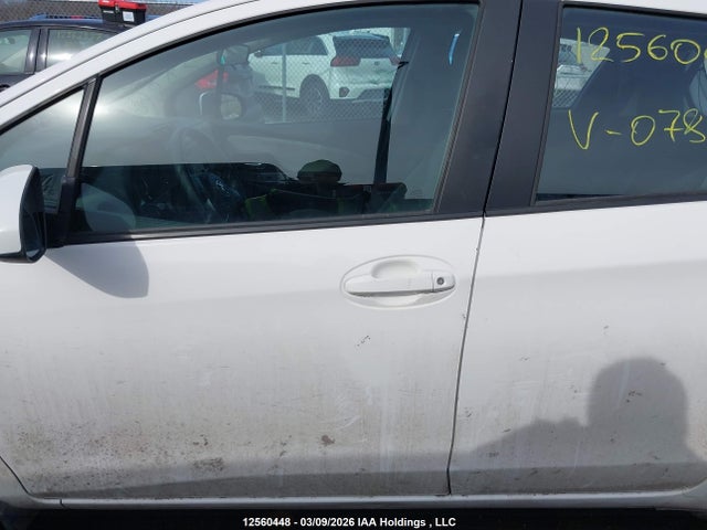 12560448 :رقم المزاد ، VNKKTUD31HA078196 vin ، 2017 Toyota Yaris مزاد بيع