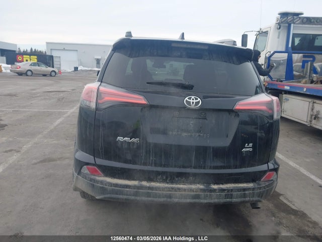 12560474 :رقم المزاد ، 2T3BFREV9JW830909 vin ، 2018 Toyota Rav4 Le مزاد بيع