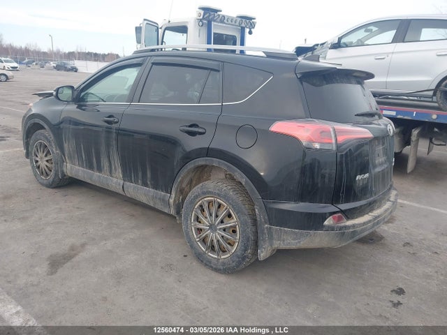 12560474 :رقم المزاد ، 2T3BFREV9JW830909 vin ، 2018 Toyota Rav4 Le مزاد بيع