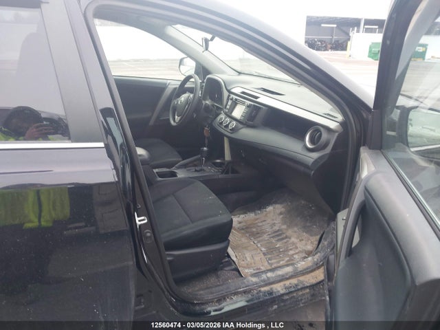 12560474 :رقم المزاد ، 2T3BFREV9JW830909 vin ، 2018 Toyota Rav4 Le مزاد بيع