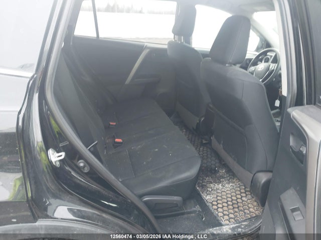 12560474 :رقم المزاد ، 2T3BFREV9JW830909 vin ، 2018 Toyota Rav4 Le مزاد بيع
