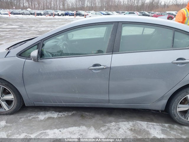 3KPFL4A75JE274551 KIA Forte Lx/s