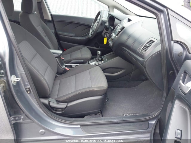 3KPFL4A75JE274551 KIA Forte Lx/s