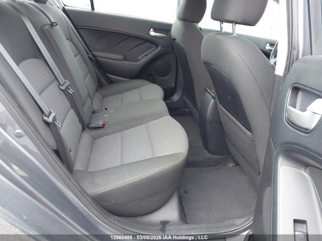 3KPFL4A75JE274551 KIA Forte Lx/s