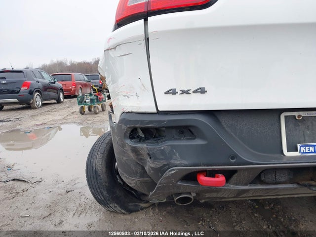 1C4PJMBX0JD616417 Jeep Cherokee Trailhawk