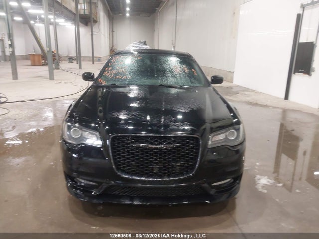 2018 Chrysler 300 S მანქანა იყიდება აუქციონზე, vin: 2C3CCABG2JH307997, აუქციონის ნომერი: 12560508