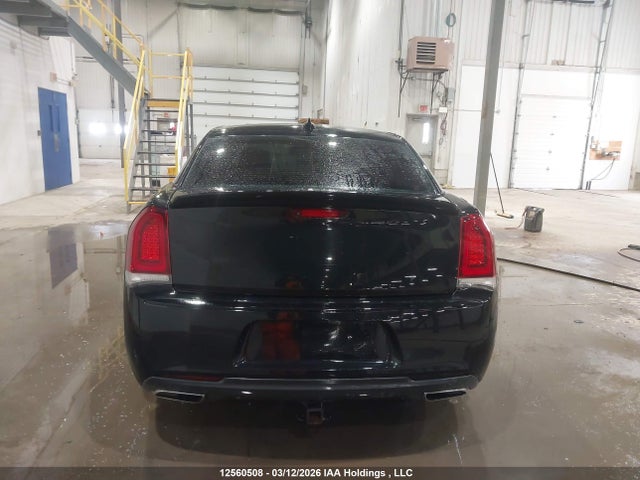 2018 Chrysler 300 S მანქანა იყიდება აუქციონზე, vin: 2C3CCABG2JH307997, აუქციონის ნომერი: 12560508