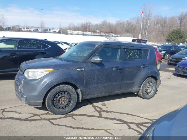 12560542 :رقم المزاد ، KNDJP3A52F7195787 vin ، 2015 Kia Soul + مزاد بيع