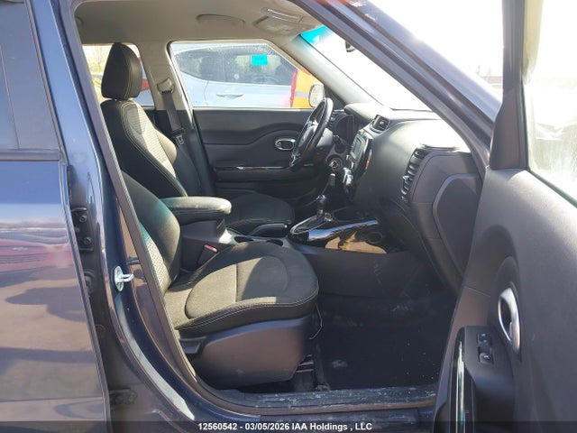 12560542 :رقم المزاد ، KNDJP3A52F7195787 vin ، 2015 Kia Soul + مزاد بيع