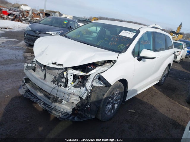 12560559 :رقم المزاد ، 5TDGRKEC8SS260553 vin ، 2025 Toyota Sienna مزاد بيع