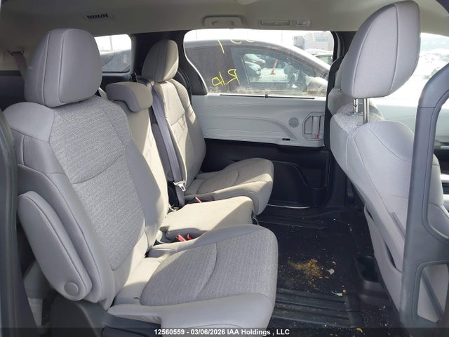 12560559 :رقم المزاد ، 5TDGRKEC8SS260553 vin ، 2025 Toyota Sienna مزاد بيع
