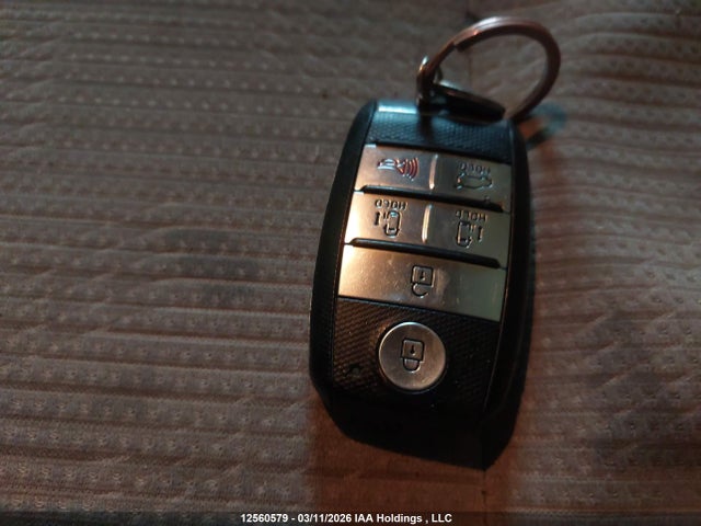 KNDMB5C18L6570892 KIA Sedona Lx/ex