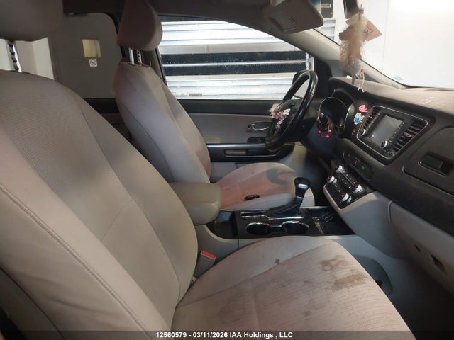 KNDMB5C18L6570892 KIA Sedona Lx/ex