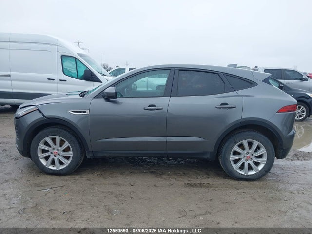 Jaguar E-Pace 2018 SADFJ2FX6J1Z17595 Image 15