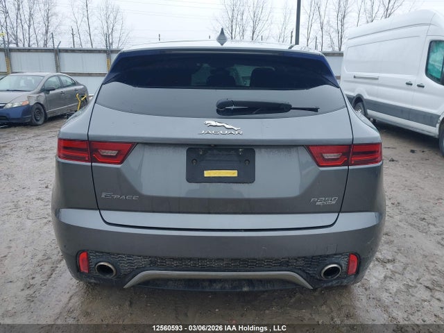 Jaguar E-Pace 2018 SADFJ2FX6J1Z17595 Image 17