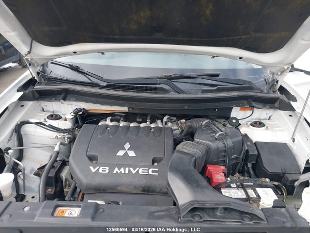 JA4JZ3AX0EZ603972 Mitsubishi Outlander Se