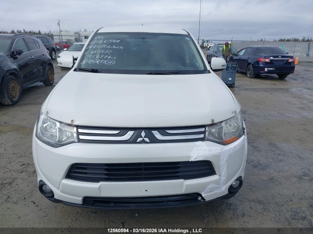 JA4JZ3AX0EZ603972 Mitsubishi Outlander Se