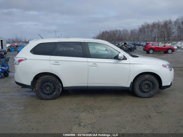 JA4JZ3AX0EZ603972 Mitsubishi Outlander Se