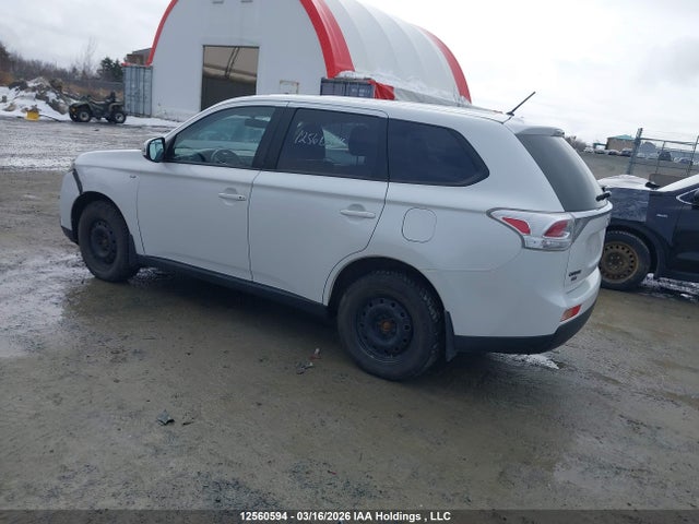 JA4JZ3AX0EZ603972 Mitsubishi Outlander Se