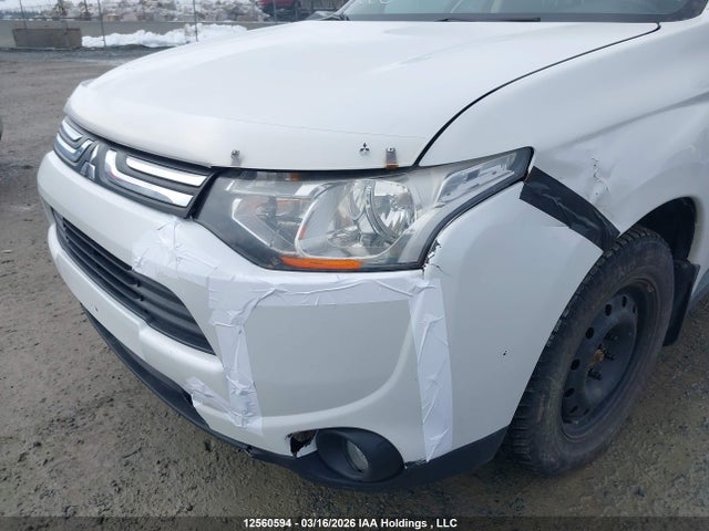 JA4JZ3AX0EZ603972 Mitsubishi Outlander Se