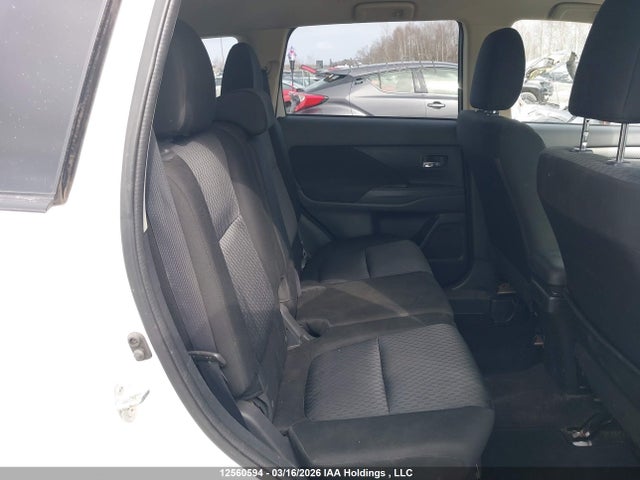 JA4JZ3AX0EZ603972 Mitsubishi Outlander Se