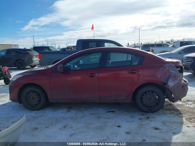 12560659 :رقم المزاد ، JM1BL1UF0B1413960 vin ، 2011 Mazda Mazda3 Gx مزاد بيع