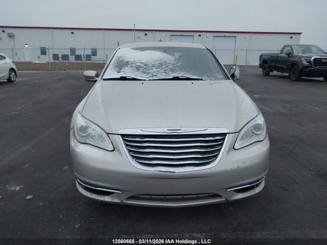 Продажа на аукционе авто 2013 Chrysler 200 Lx, vin: 1C3CCBAB4DN645957, номер лота: 12560665