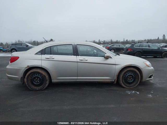 Продажа на аукционе авто 2013 Chrysler 200 Lx, vin: 1C3CCBAB4DN645957, номер лота: 12560665