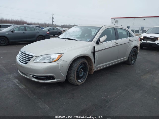 Продажа на аукционе авто 2013 Chrysler 200 Lx, vin: 1C3CCBAB4DN645957, номер лота: 12560665