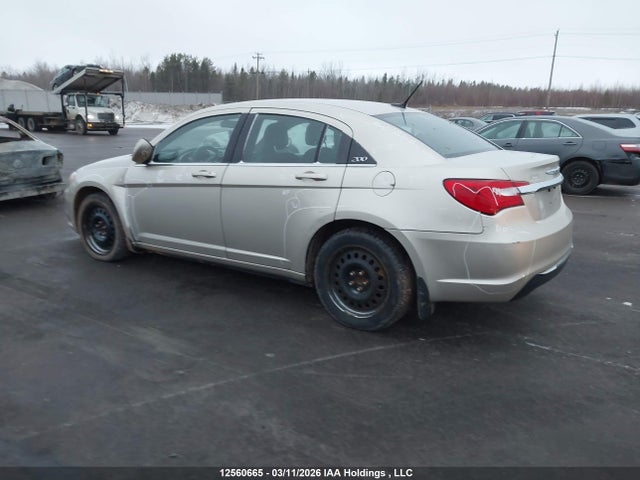 Продажа на аукционе авто 2013 Chrysler 200 Lx, vin: 1C3CCBAB4DN645957, номер лота: 12560665