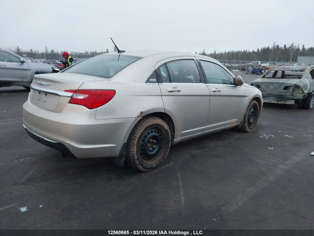 Продажа на аукционе авто 2013 Chrysler 200 Lx, vin: 1C3CCBAB4DN645957, номер лота: 12560665