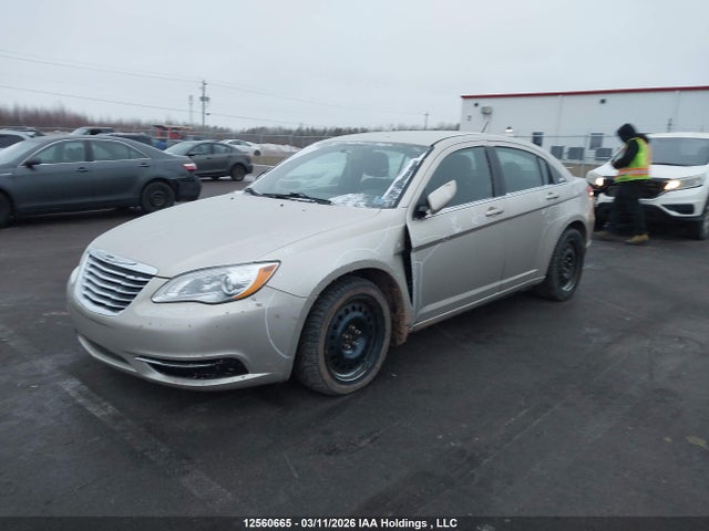 Продажа на аукционе авто 2013 Chrysler 200 Lx, vin: 1C3CCBAB4DN645957, номер лота: 12560665