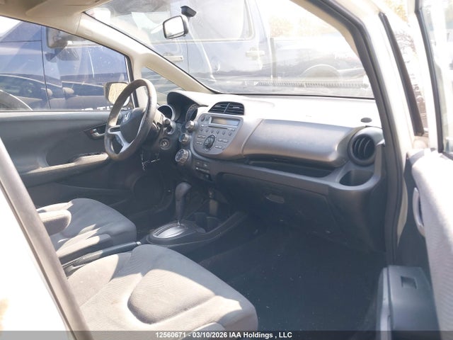 12560671 :رقم المزاد ، LUCGE8H53D3009242 vin ، 2013 Honda Fit Lx مزاد بيع