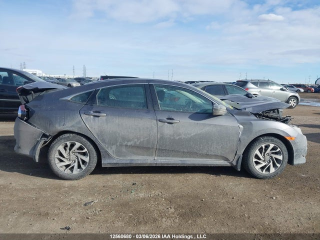 12560680 :رقم المزاد ، 2HGFC2F68JH022268 vin ، 2018 Honda Civic مزاد بيع