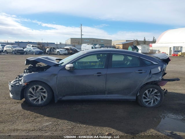 12560680 :رقم المزاد ، 2HGFC2F68JH022268 vin ، 2018 Honda Civic مزاد بيع