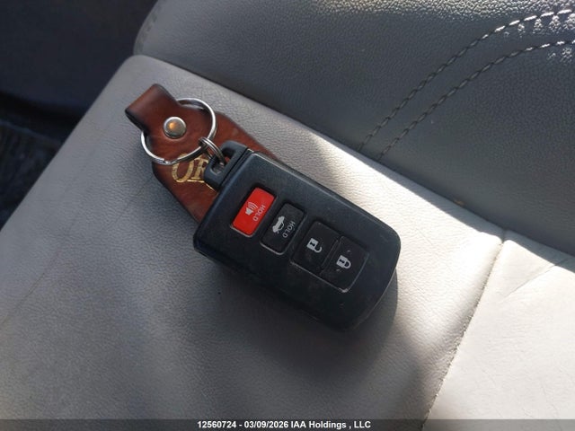 4T1BF1FK1GU594117 Toyota CAMRY XLE