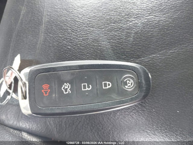 12560728 :رقم المزاد ، 1FMCU9J91HUE77944 vin ، 2017 Ford Escape Titanium مزاد بيع