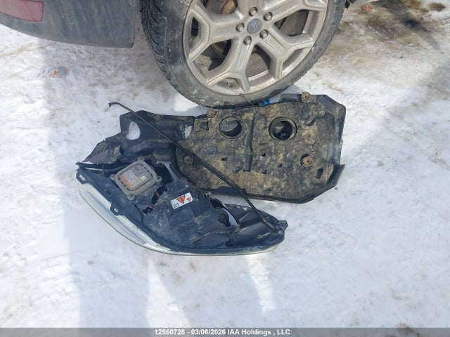 12560728 :رقم المزاد ، 1FMCU9J91HUE77944 vin ، 2017 Ford Escape Titanium مزاد بيع