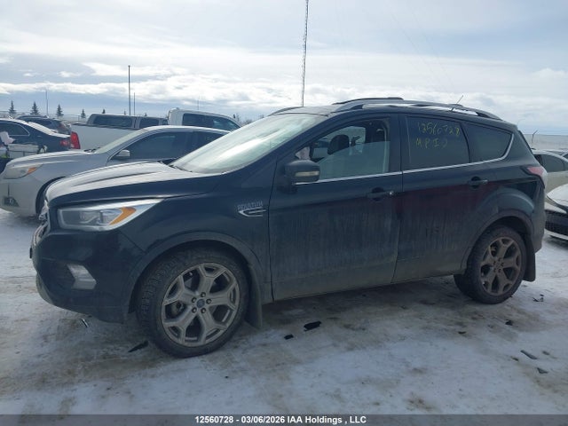 12560728 :رقم المزاد ، 1FMCU9J91HUE77944 vin ، 2017 Ford Escape Titanium مزاد بيع