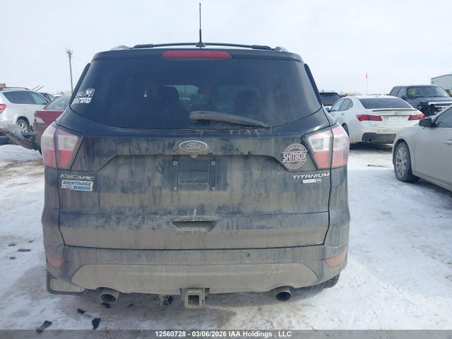 12560728 :رقم المزاد ، 1FMCU9J91HUE77944 vin ، 2017 Ford Escape Titanium مزاد بيع