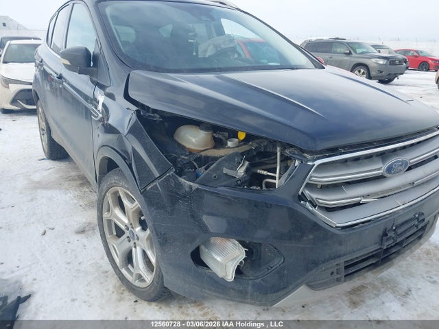 12560728 :رقم المزاد ، 1FMCU9J91HUE77944 vin ، 2017 Ford Escape Titanium مزاد بيع