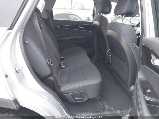 5XYPGDA18GG054725 KIA Sorento