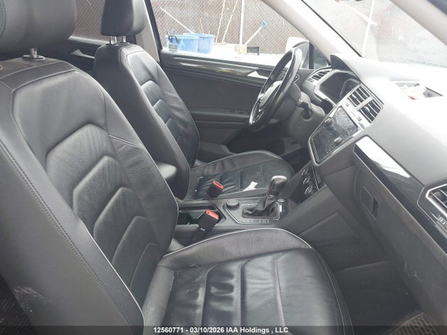 3VV4B7AX1KM134579 Volkswagen Tiguan Highline