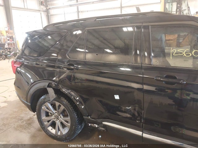 1FMUK8DH7SGB40272 Ford Explorer Active