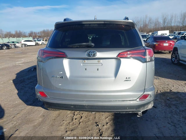 12560818 :رقم المزاد ، 2T3BFREV1JW856534 vin ، 2018 Toyota Rav4 Le مزاد بيع